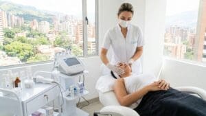 ¿Qué es la estética facial en Colombia y por qué es tan buscada?