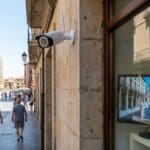 ¿Qué son las cámaras de vigilancia y cómo protegen en León?