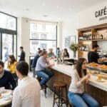 ¿Qué es un café bar y por qué se ha vuelto tan popular?