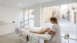 ¿Qué es un centro de belleza en Banyoles y qué servicios ofrece?