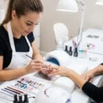 ¿Qué es el nail art profesional y por qué atrae a tantos?
