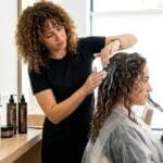 ¿Qué se debe saber sobre el tratamiento para el pelo rizado?