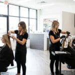 ¿Qué es un salón de belleza y cómo puede ayudar al cuidado personal?