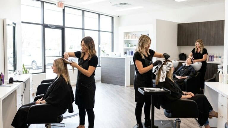 ¿Qué es un salón de belleza y cómo puede ayudar al cuidado personal?