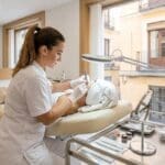 ¿Qué es el microblading y cómo funciona en un spa en España?