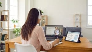 ¿Qué son las clases de inglés online y cómo funcionan?