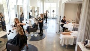 ¿Qué es un salón de belleza y cuál es su función principal?