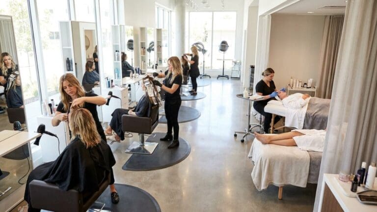 ¿Qué es un salón de belleza y cuál es su función principal?