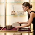 ¿Cómo elegir los bolsos de fiesta para mujer más adecuados?