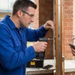 ¿Qué es la apertura urgente de puertas?