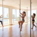 ¿Qué son las clases de pole dance en Marbella?