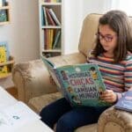 ¿Cuál es la importancia de los libros en el desarrollo de las niñas?