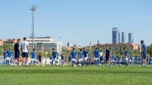 Preparación para un campus de fútbol de verano en Madrid