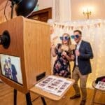 ¿Qué es una cabina fotomatón para fiestas y cómo mejora los eventos?