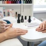 ¿Qué es el nail art en tendencia y cómo se adapta a cada estilo personal?
