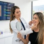¿Qué es la estética facial en Colombia y cómo ayuda a la piel?